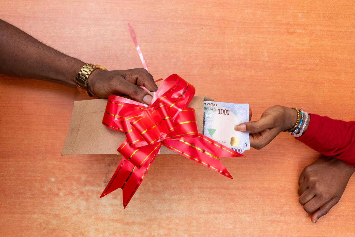 quelle somme dargent peut on donner en cadeau danniversaire